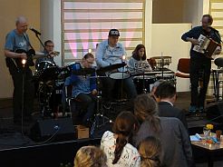 Die Schulband beim Gleichstellungstag