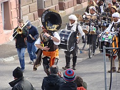 Guggenmusik Überdruck in der Klosterbergschule