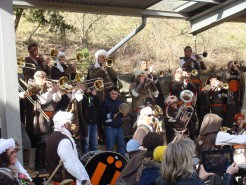 Guggenmusik Überdruck in der Klosterbergschule